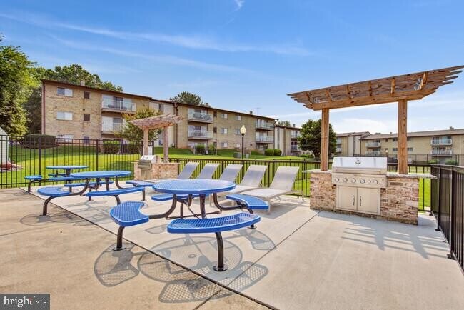 Photo - 710 Country Village Dr