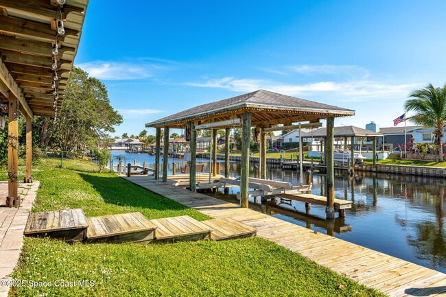 Photo - 445 Diana Blvd