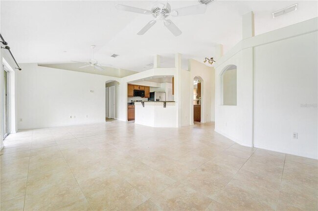 Photo - 4390 King Edward Dr