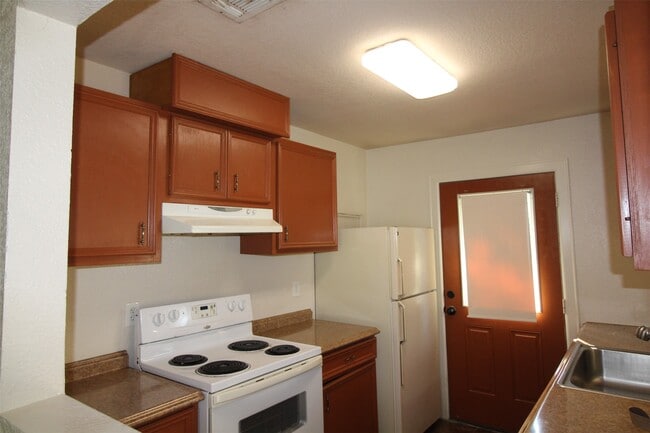 Photo - 5942 Glen Grove St