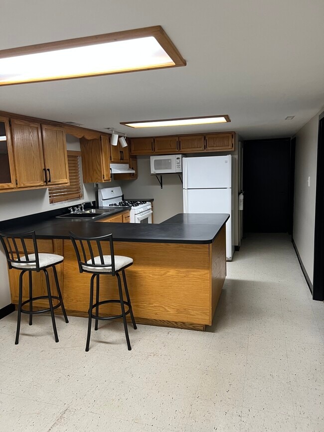 Building Photo - 4818 N Moody Ave Unit Garden