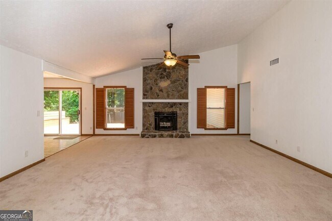 Photo - 330 Broken Lance Pl