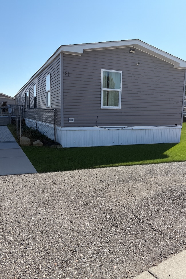 21 Lapin St