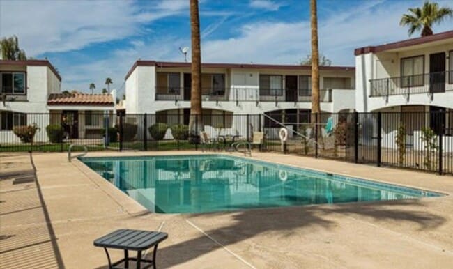 Photo - 3 Bedrooms | 2 Bathrooms | Washer & Dryer Included - OLD TOWN LITCHFIELD PARK