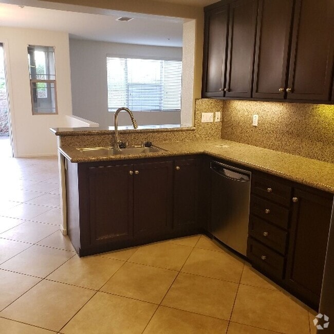Building Photo - Awesome Home Awesome area 2bed w/ bonus ro...