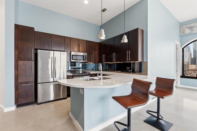 Building Photo - 507 Sabine St Unit 901