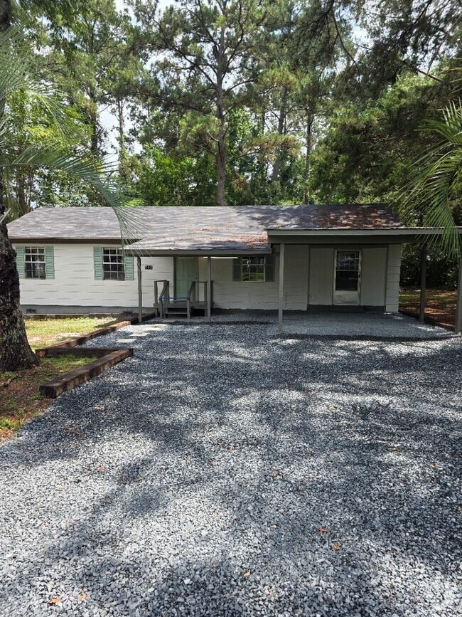 Building Photo - Cozy Monticello Gem! Rental