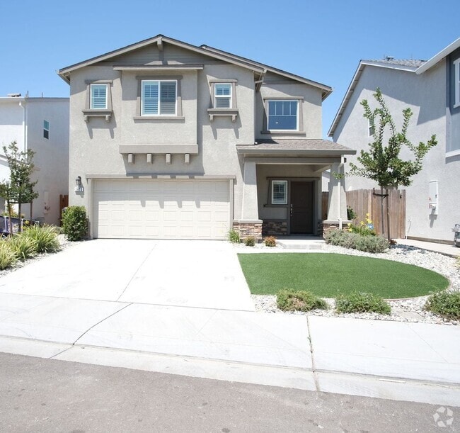 Building Photo - Beautiful Home in Manteca off of the 99, P...