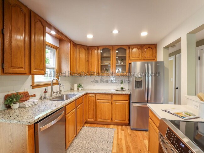 Photo - 3248 NW Market St