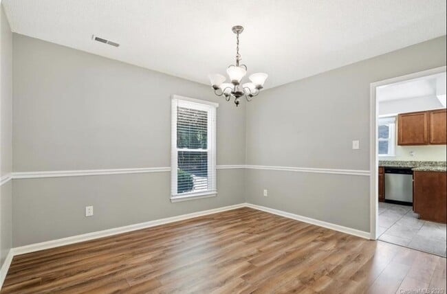 11610 Charnwood Ct