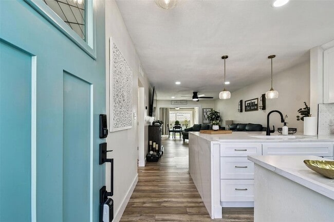 Photo - 9032 Mission Oaks Blvd Unidad F