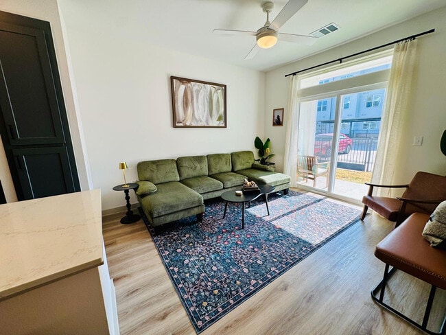 Building Photo - 1301 Leah Ave Unit SI FL1-ID1499098P