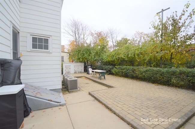 Photo - 25 Lothrop St Unit 1