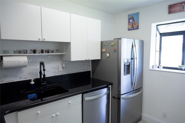 Photo - 3500 Gateway Dr Unit 202
