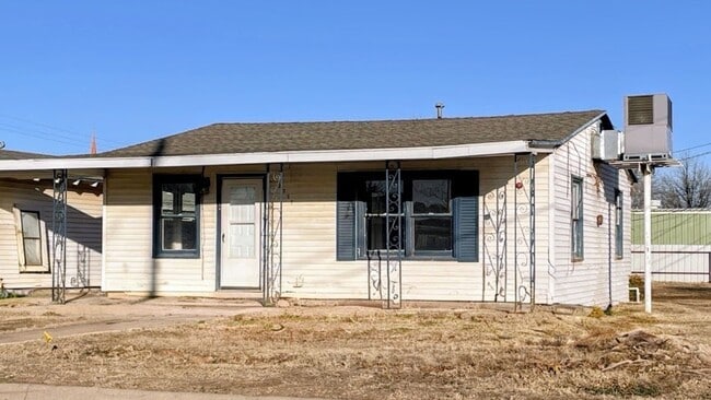 Building Photo - Cozy Modern Living – Bright 2-Bedroom Home Near Snyder High