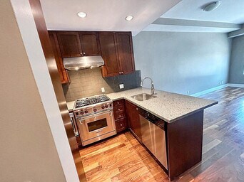 Photo - 1477 15th Av W Unit 204