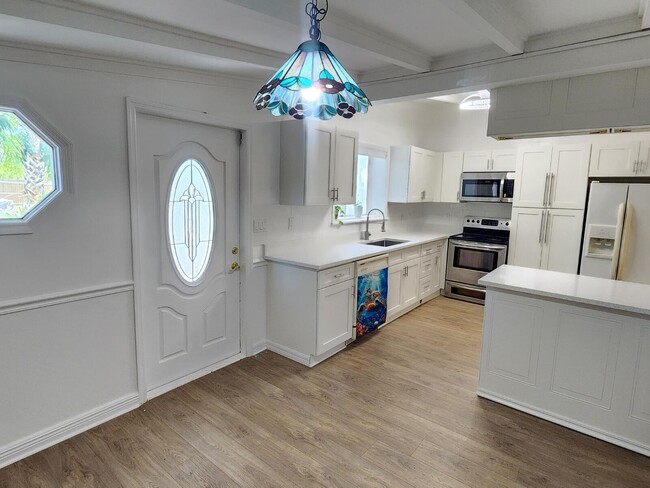 Photo - 305 S Loxahatchee Dr