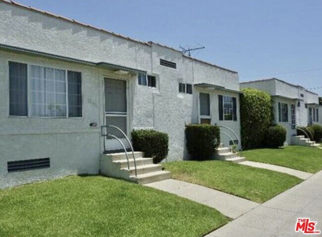 Photo - 2415 Arizona Ave Rental