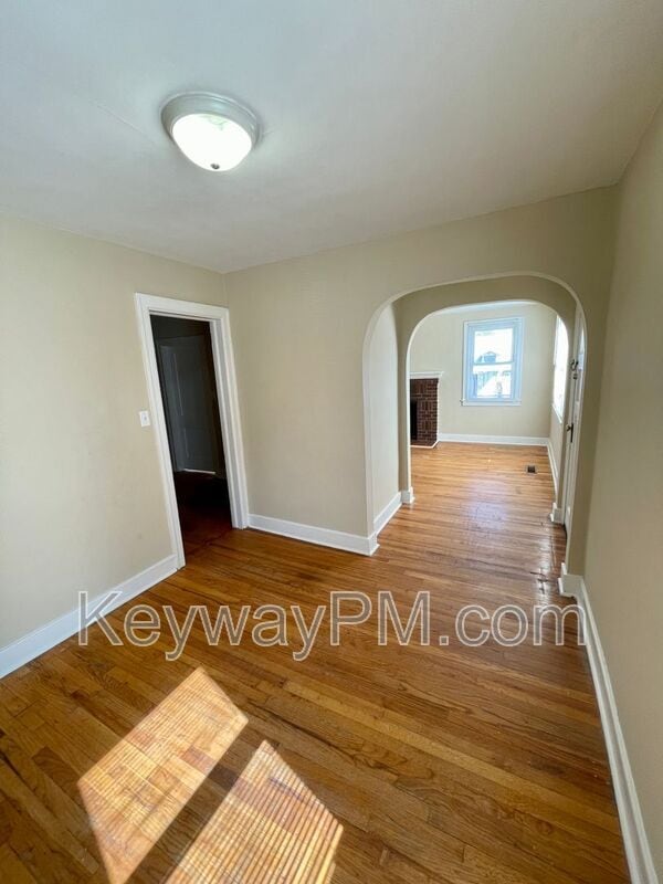 Photo - 2085 Heckle St