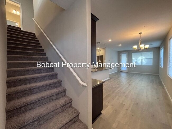 Photo - 860 Furlong Dr