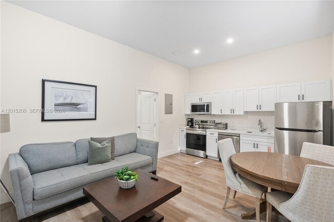 Photo - 830 SE 14th St Unidad 3