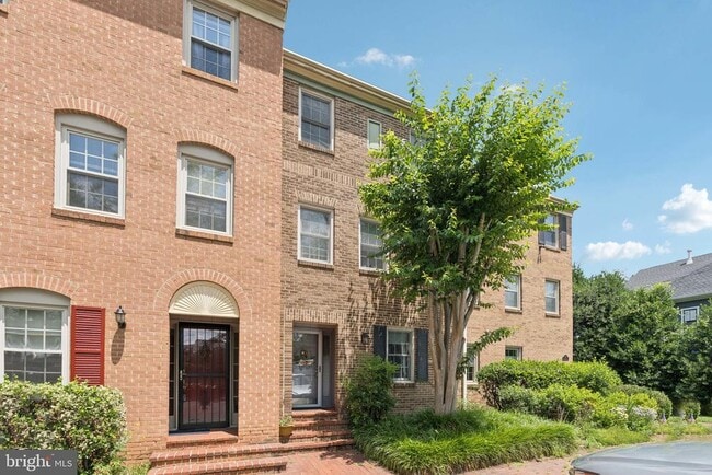 Photo - 1272 S Washington St Townhome