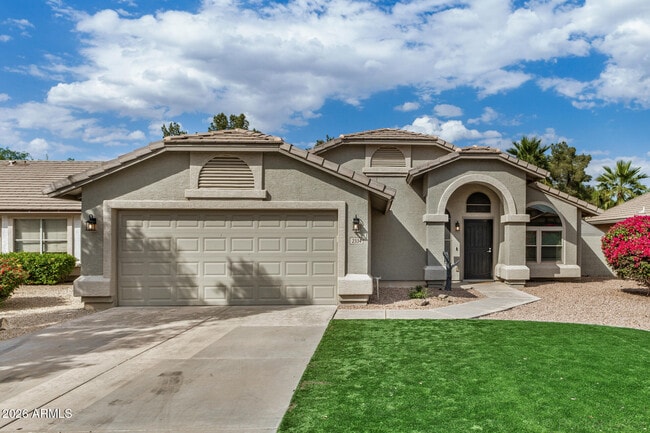 Photo - 2334 E Rawhide St