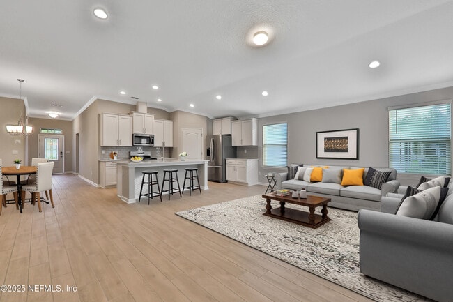 Photo - 589 Glasgow Dr