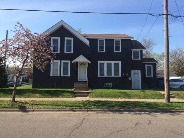 354 22nd Ave NE Unidad Main Floor