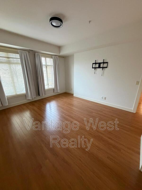 Photo - 2551-2551 Shoreline Dr