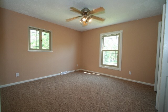 Photo - 2213 Saginaw Rd SE