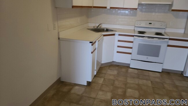 Photo - 20 Riverside St Unit 3-2