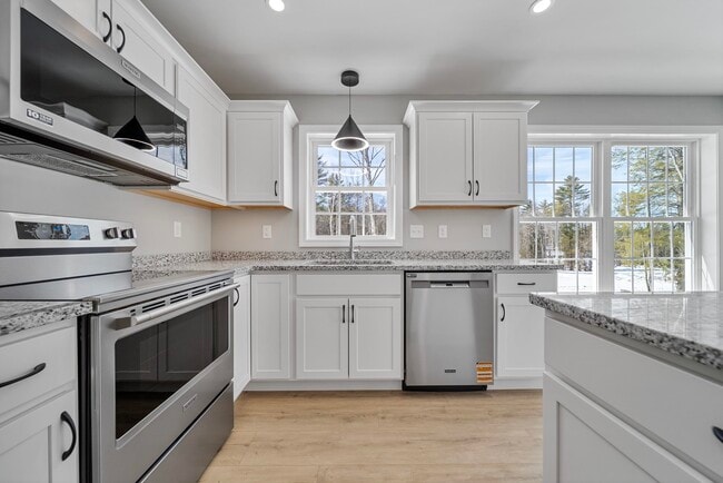 Photo - 142 S Main St