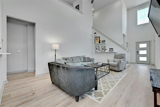 Photo - 8133 Linnie Ln