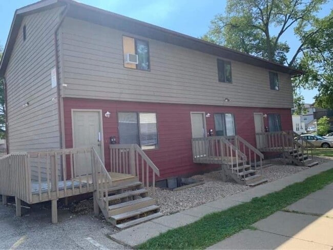 Building Photo - 1125 Vine St Rental