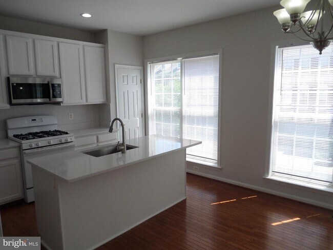 Photo - 45788 Smoketree Terrace