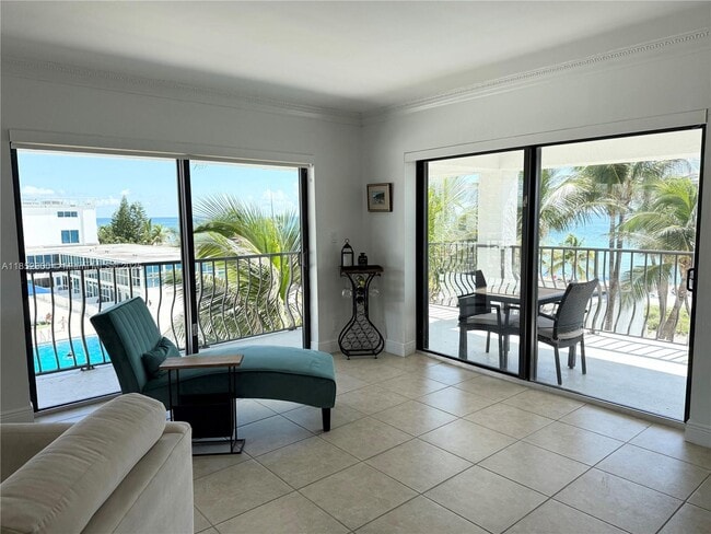 Photo - 5415 Collins Ave Unit 407
