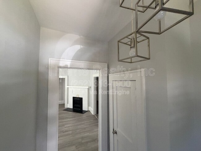 Photo - 821 Marigold St