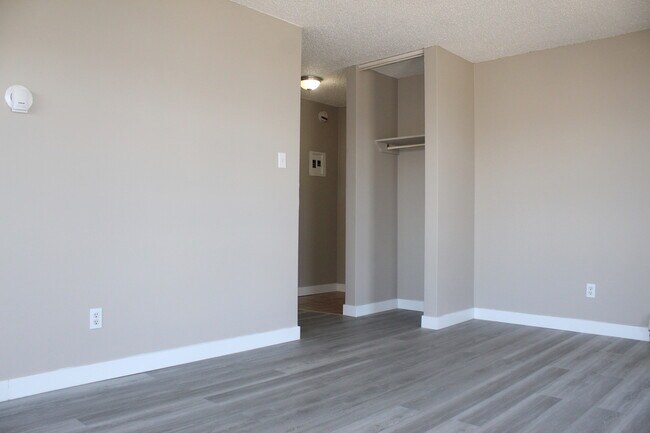 Photo - Elizabeth Manor