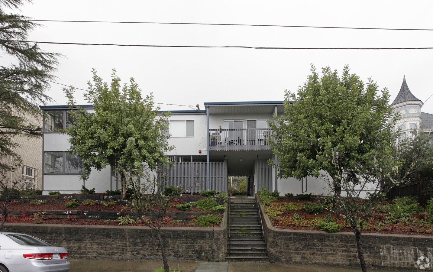 Primary Photo - Hilltop Flats Apartments