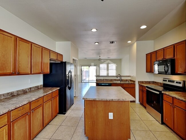 Photo - 2827 S 74th Dr
