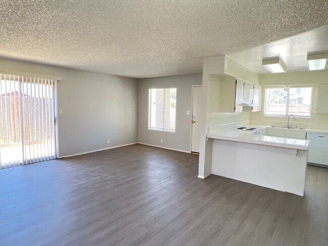 Photo - 2624 Loch Ness Ct Unit B