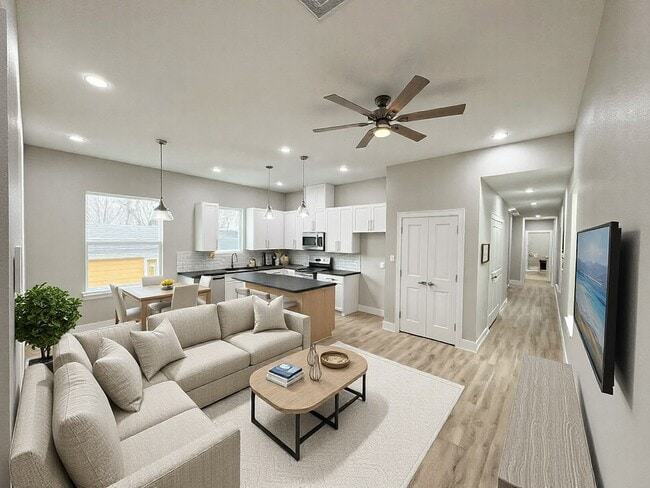 Building Photo - 4921 Pederson St