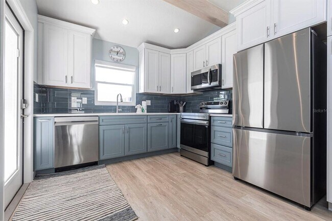 Photo - 6020 Midnight Pass Rd