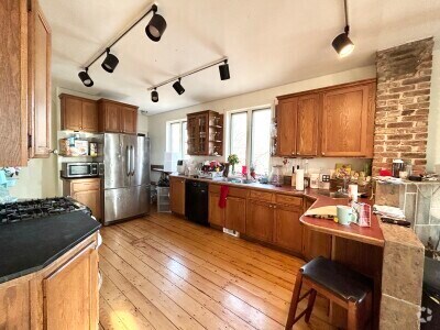 Building Photo - 53 Lawn St Unit 2 Rental