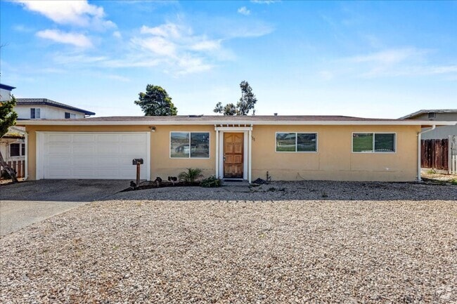 Building Photo - Upper Seaside four bedroom and two bath Rental