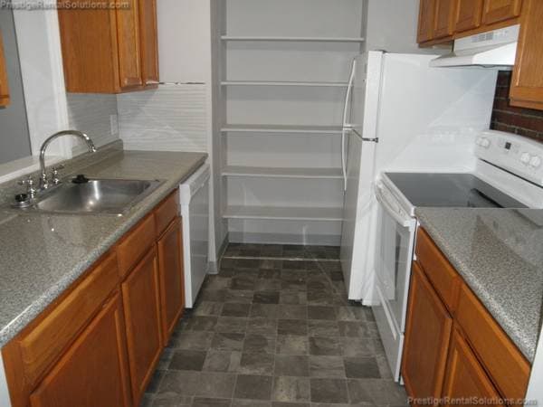 Building Photo - 36 Greentree Ln Unit 12