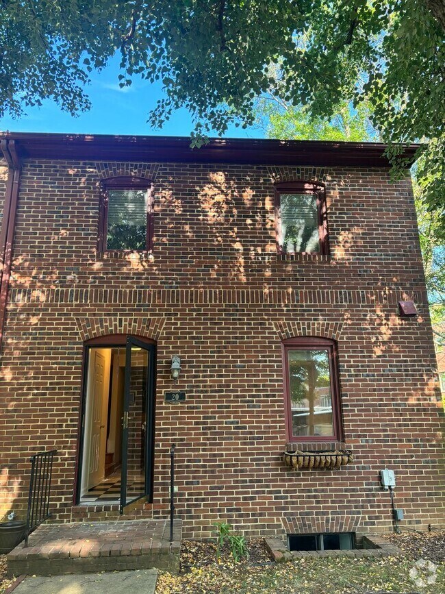 Building Photo - 3 Bedroom Townhouse in Downtown Annapolis!