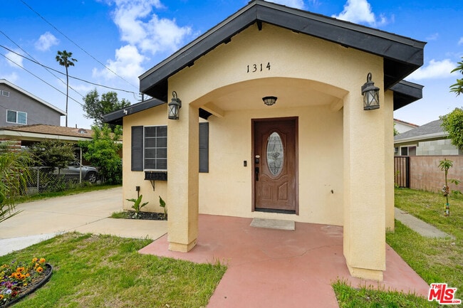 Building Photo - 1314 O'Melveny Ave