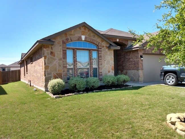 Building Photo - 1328 Blue Leaf Dr